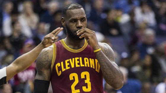 LeBron James'in evine ırkçı saldırı