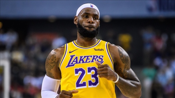 LeBron James'in oyuncu kartı 5,2 milyon dolara satıldı