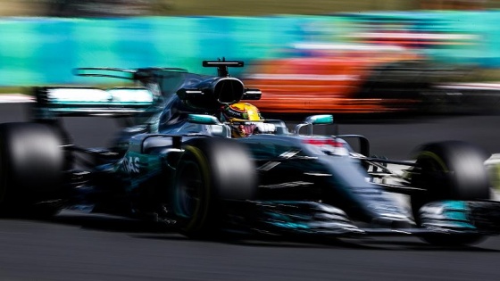 Lewis Hamilton şampiyonluğu garantiledi