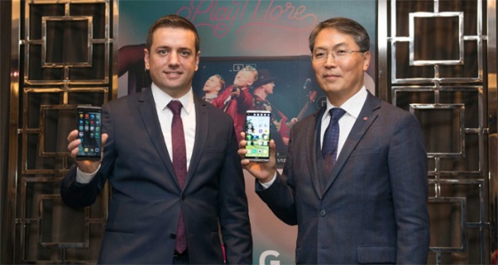 LG'den, multimedya özellikli akıllı telefon