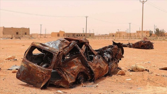 Libya'da Sirte düğümü için siyasi çözüm aranırken Hafter'in askeri yığınakları devam ediyo