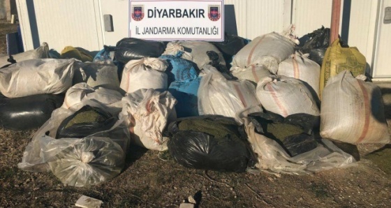 Lice’de 1 ton esrar ele geçirildi