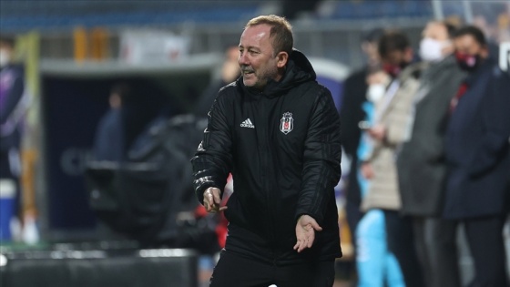 Lider Beşiktaş, Sergen Yalçın yönetiminde şampiyonluk yürüyüşünü sürdürüyor