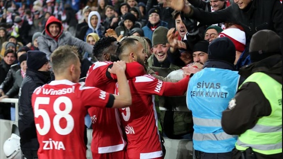 Lider Sivasspor'un evinde bileği bükülmüyor