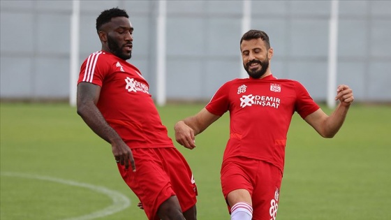 Lider Sivasspor'un istikrar abideleri Caner ve Appindangoye