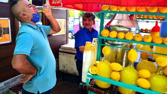 Limonatasıyla 43 yıldır müşterilerinin içini ferahlatıyor