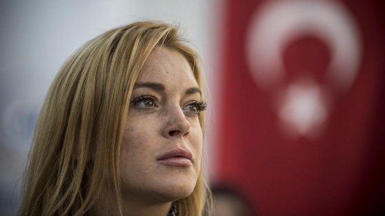 Lindsay Lohan'dan "teröre lanet" mesajı