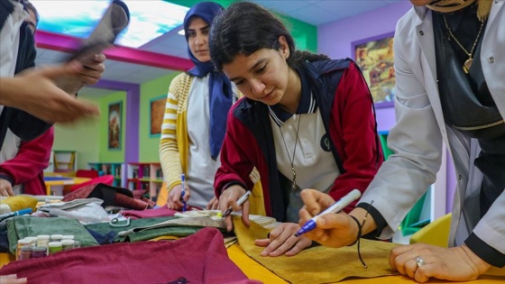 Lisede şirket kurup, girişimci oldular