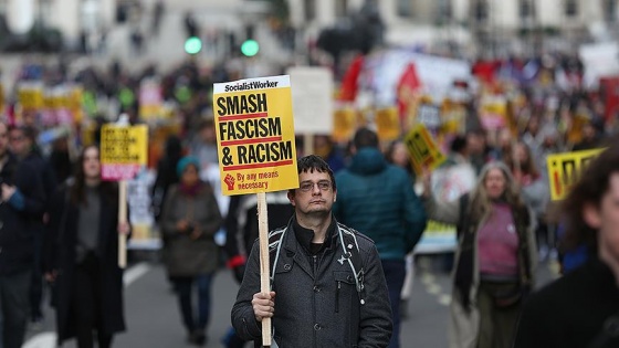 Londra’da AB yanlıları ile aşırı sağcılar gösteri yaptı