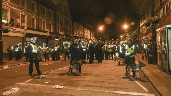 Londra'da gergin gösteri