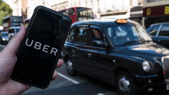 Londra'da Uber'e destek için 400 bin imza toplandı
