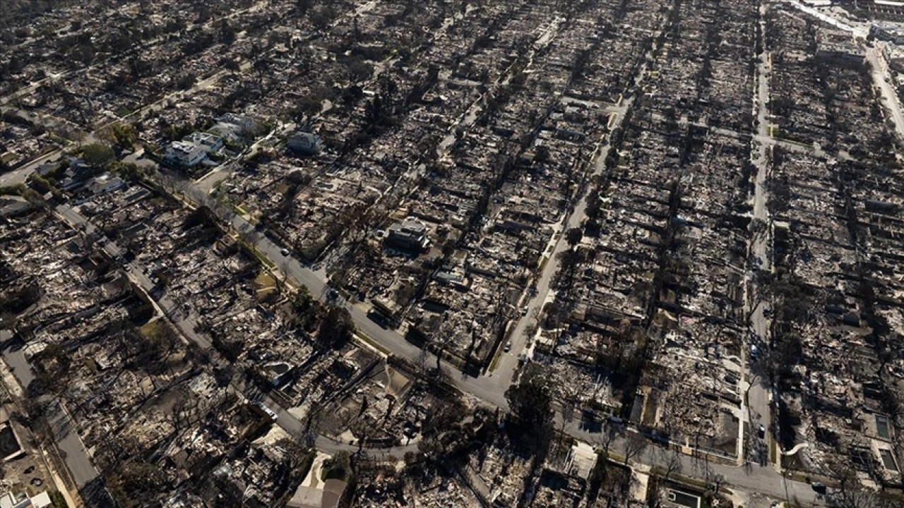 Los Angeles'taki yangınlarda, California'nın son 40 yıldaki en geniş kentsel alanı yandı