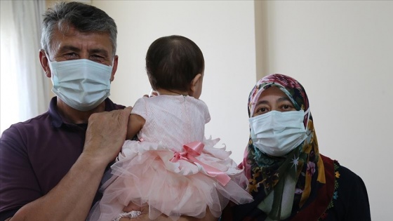 Lösemiden kaybettikleri kızlarının kardeş isteğini 'koruyucu aile' olarak gerçekleştirdiler