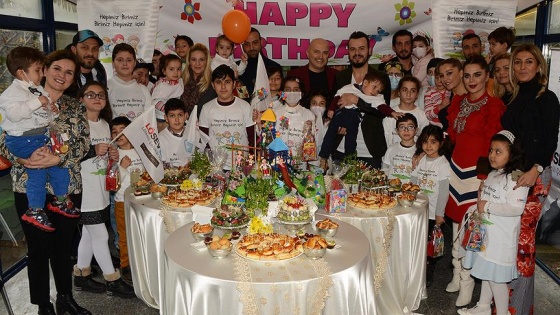 Lösemili çocuklar için doğum günü partisi