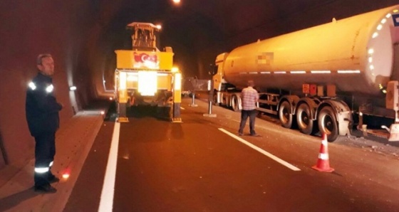 LPG gaz yüklü tanker tünel içinde kaza yaptı!
