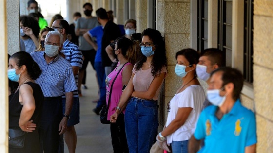 Lübnan Başbakanı Diyab ülkesinin Kovid-19'da tehlikeli bir aşamaya girdiğini söyledi