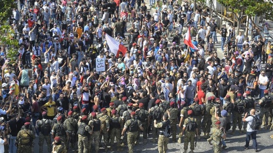 Lübnan'da ekonomik krize karşı protestocular yeniden meydanlarda