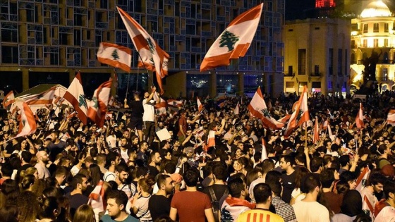 Lübnan'da göstericilerden genel grev ve protestolara devam çağrısı