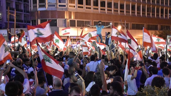 'Lübnan'da yaşananlar tarihi bir halk ayaklanmasıdır'