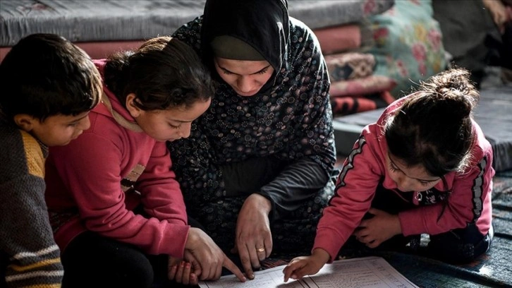 Lübnanlı yetkiliye göre, UNRWA'ya desteğin kesilmesi ekonomik krizdeki Lübnan'ı derinden e