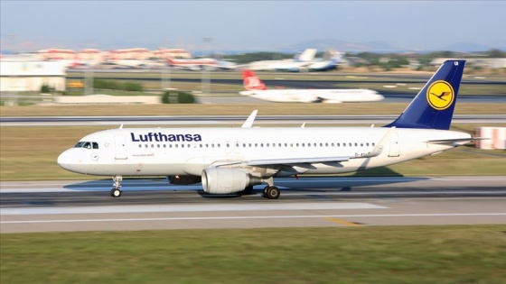 Lufthansa Kahire'ye uçuşları aksıya aldı