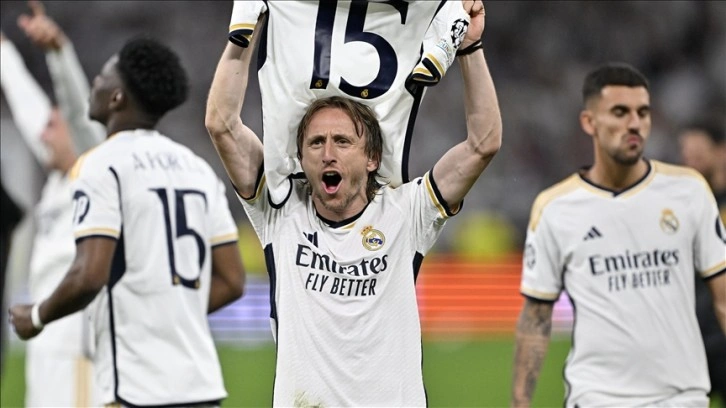 Luka Modric, Real Madrid'le sözleşmesini uzattı