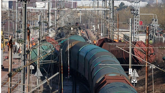 Lüksemburg'da yük treni ile yolcu treni çarpıştı