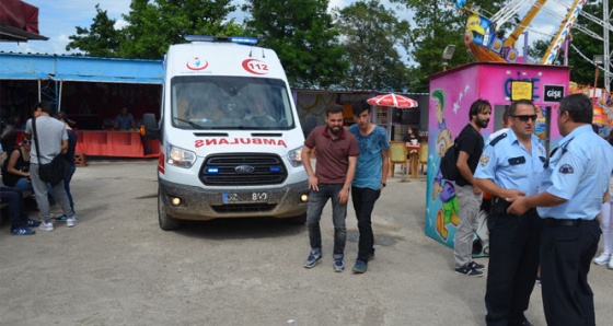 Lunaparkta düşen genç yaralandı