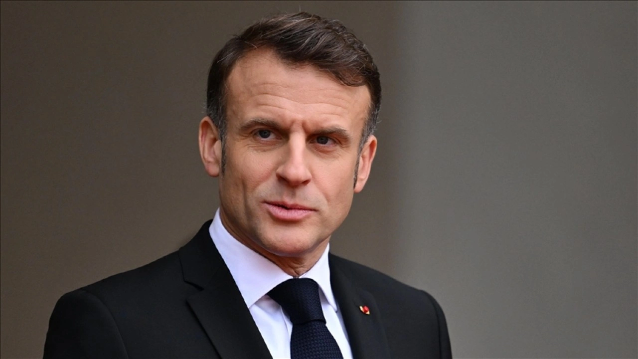 Macron, 2030'a kadar yapay zeka alanında 100 bin araştırmacının eğitilmesini istiyor