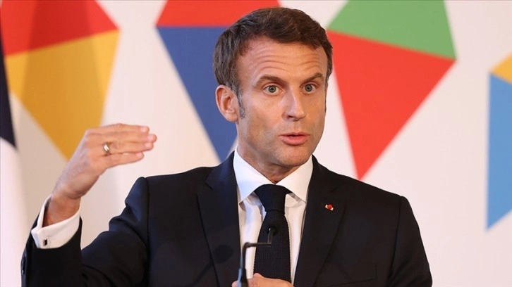 Macron, Fransa'nın Ukraynalılara kendilerini savunabilmeleri için istihbarat sağladığını söyled