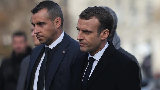 Macron Sırbistan ziyaretini erteledi