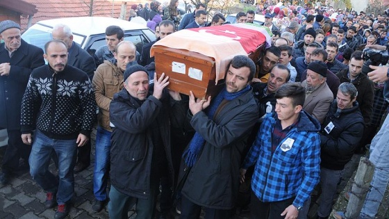 Maden ocağındaki göçükte ölen işçi toprağa verildi