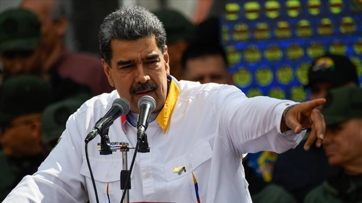 Maduro, ellerindeki tüm tutanakları Yüksek Mahkeme'ye teslim edeceklerini belirtti