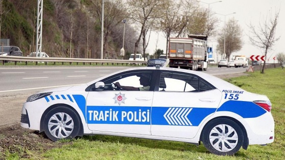 Maket trafik aracının tepe lambası çalındı