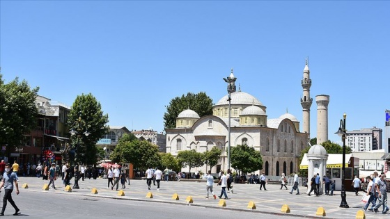 Malatya'da Kovid-19 tedbirleri kapsamında mesai saatlerinde düzenlemeye gidildi