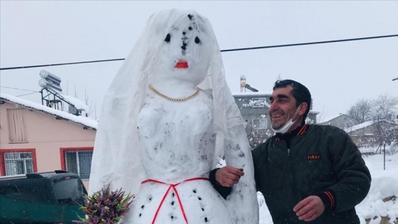 Malatya’da yapılan 'kardan gelin' görenlerin ilgisini çekti