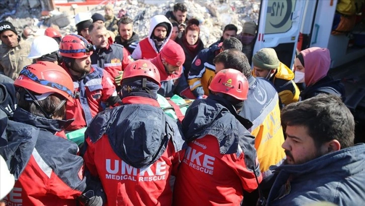 Malatya'da enkaz altında kalan yaşlı adam 80 saat sonra kurtarıldı