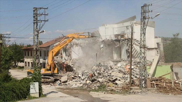 Malatya'da yıkım ve enkaz kaldırma çalışmalarına ilişkin yeni kararlar alındı