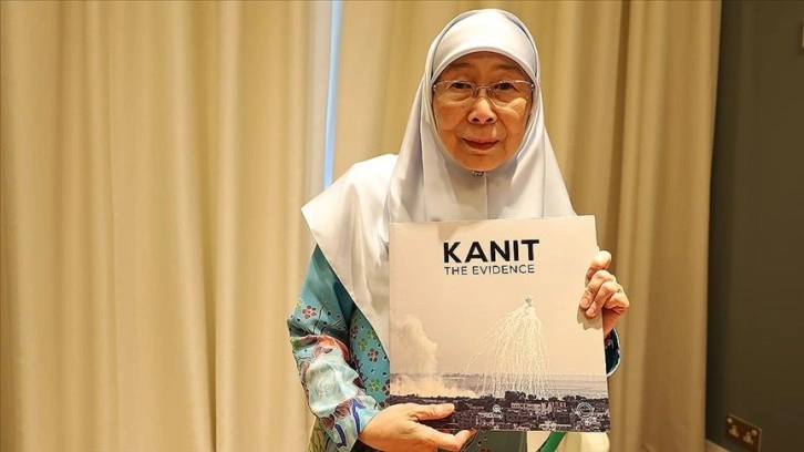 Malezya Başbakanı'nın eşi Wan Azizah ‘Kanıt’ kitabından çok etkilendiğini söyledi