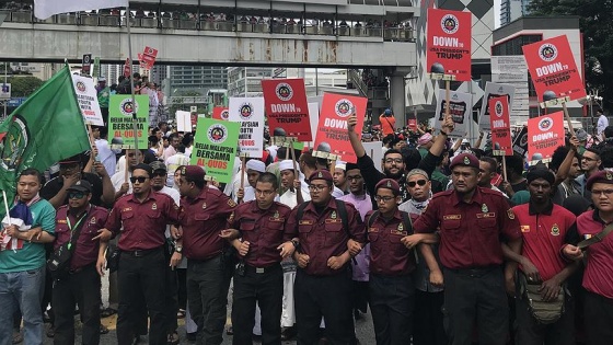 Malezyalı Müslümanlar ABD'nin kararını protesto etti