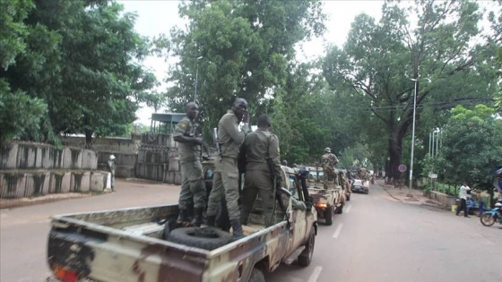 Mali'de cunta, hafta sonu sivil geçişi görüşecek