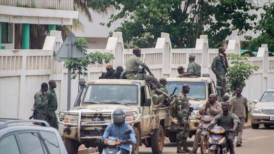 Mali'de geçiş sürecinin cumhurbaşkanı ve yardımcısı yemin etti