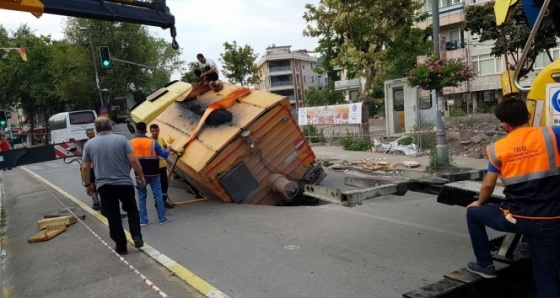 Maltepe’de yol çalışması sırasında çökme meydana geldi