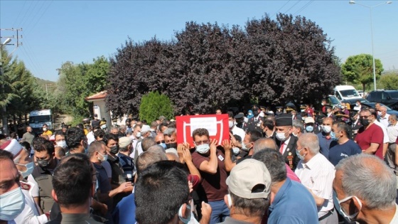 Manavgat'taki yangında hayatını kaybeden orman işçisi Yaşar Cinbaş toprağa verildi