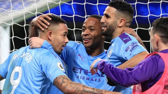 Manchester City, Leicester City'yi 3 golle geçti