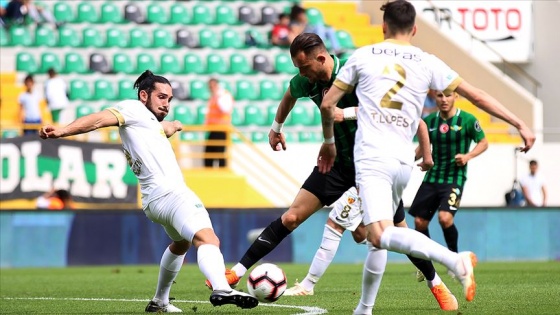 Manisa'da 4 gol var kazanan yok