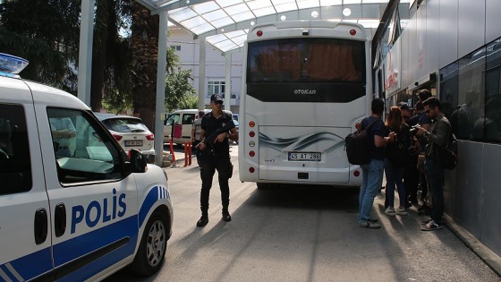 Manisa'da gözaltına alınan şüphelilerden 25'i adliyede