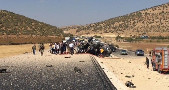 Mardin'de askeri aracın geçişinde patlama: 3 şehit