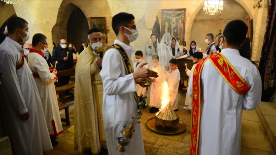 Mardin'de Kovid-19 önlemlerine uyularak Noel ayini yapıldı