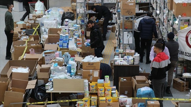 Mardin ve Şırnaklı gönüllü eczacılar Adıyaman'da depremzedelere hizmet veriyor